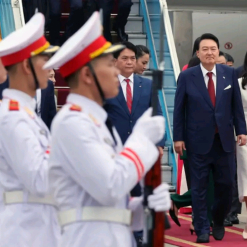 Chào mừng tổng thống Yoon Suk Yeol và phu nhân đến Việt Nam