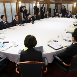 Chính phủ và Đảng sức mạnh quốc dân tuyên bố sẽ không thu hồi lại số tiền chính quyền của cựu tổng thống Moon Jae In đã hỗ trợ nhiều đợt các doanh nghiệp vừa và nhỏ ở Hàn Quốc gặp khó khăn.