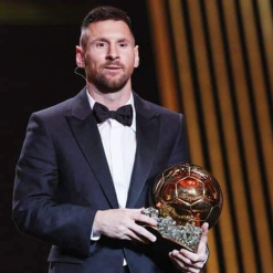 Lionel Messi lần thứ 8 giành Quả bóng vàng, lập kỷ lục vĩ đại.