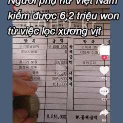 Người phụ nữ Việt Nam kiếm được 6,2 triệu won từ việc lọc xương vịt